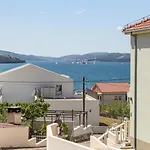 Luxurious Apartment-copacabana Only 100 M * Трогир