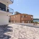 Luxurious Apartment-copacabana Only 100 M Трогир