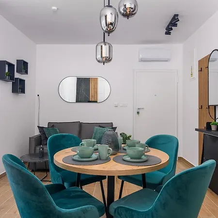 Luxurious Apartment-copacabana Only 100 M Apartman Trogir