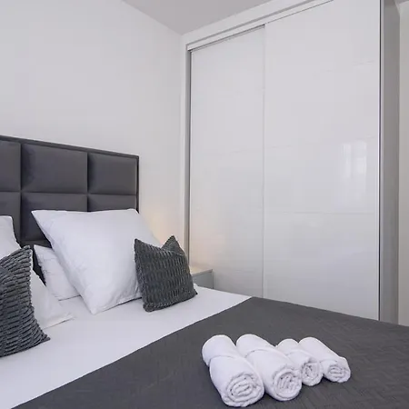 Luxurious Apartment-copacabana Only 100 M Apartman